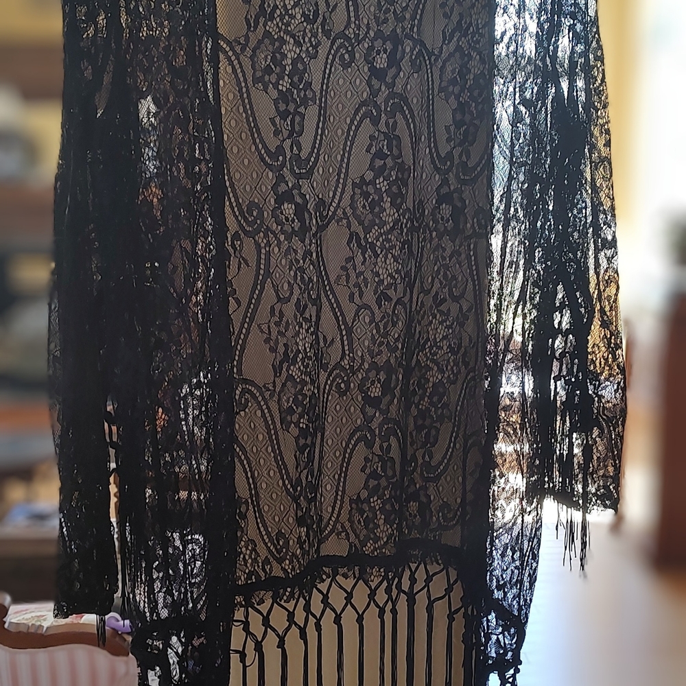 Lacey Black overlay jacket, with fringed sleeves and bottom sz L. - Picture 8 of 16
